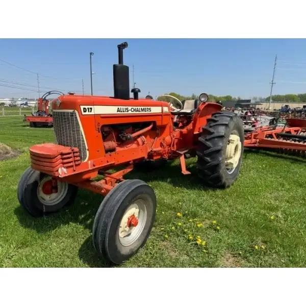 Allis Chalmers D-17 series 4 gas tractor