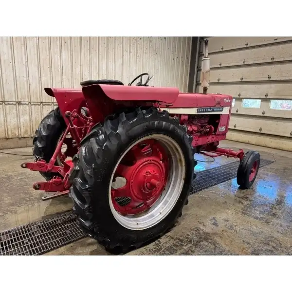 International 656 hydro tractor