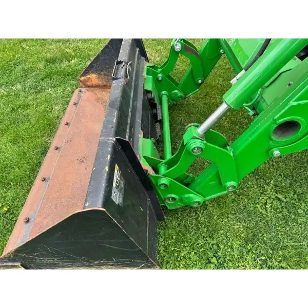 John Deere 5075e 4wd cab and loader