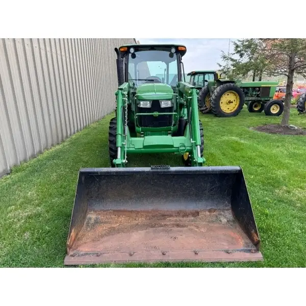 John Deere 5075e 4wd cab and loader