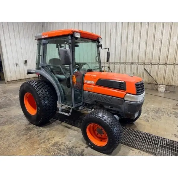 Kubota L3430 4wd cab tractor