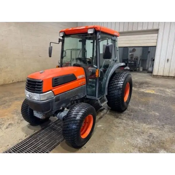 Kubota L3430 4wd cab tractor