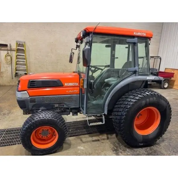 Kubota L3430 4wd cab tractor