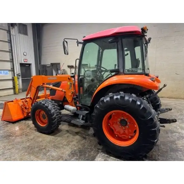 Kubota M7040 4wd cab tractor
