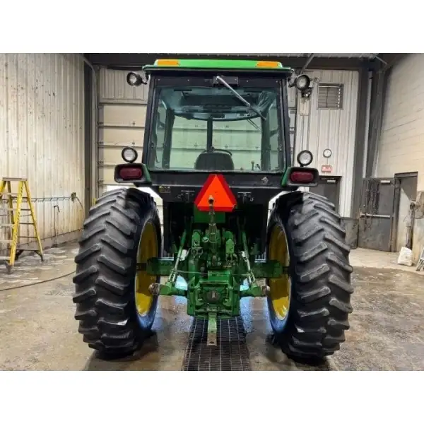 John Deere 4240 cab tractor