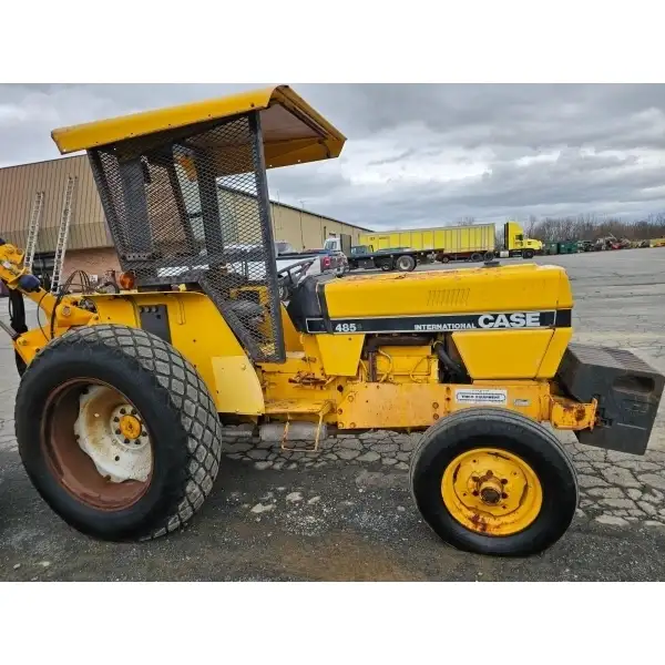 Case IH 485 tractor