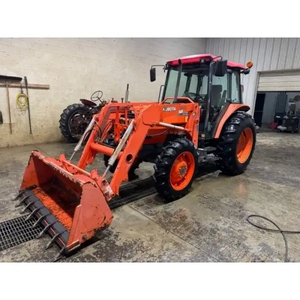 Kubota M6800 4wd cab tractor
