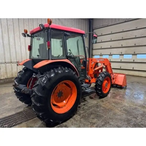 Kubota M6800 4wd cab tractor