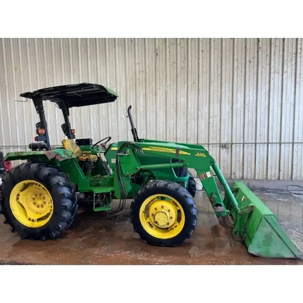 John Deere 5055E 4x4 tractor loader
