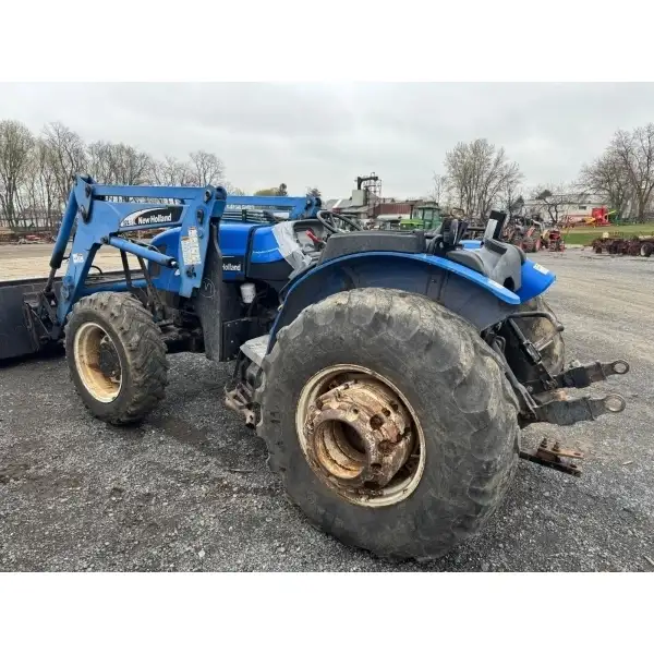 New Holland TN75A tractor with loader