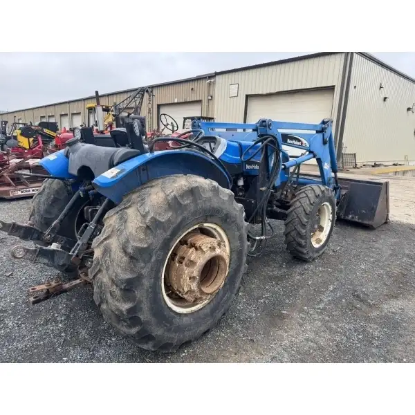 New Holland TN75A tractor with loader